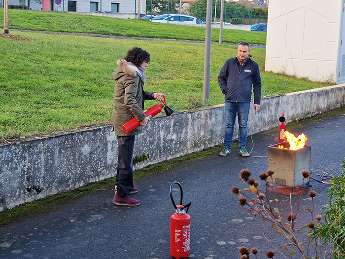 2024_Formation à Manipulation d'Extincteur (3)